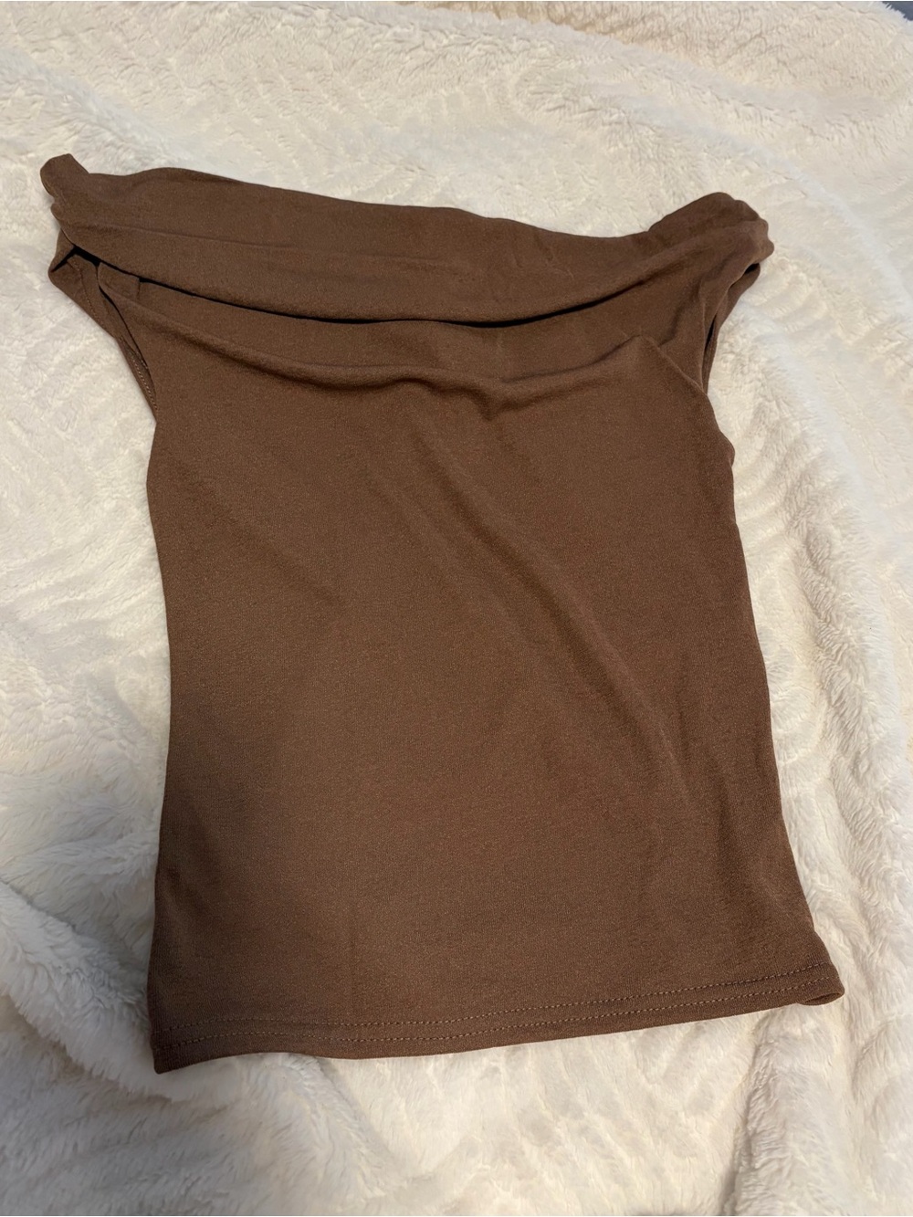 Urban Outfitters Ribbed Crewneck Top in Warm Brown